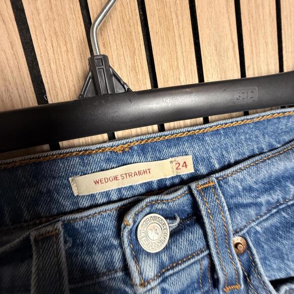 033 Levi's Premium Wedgie Straight Ankle Women's Jeans (Size 24 x 28, EUC) - Picture 4 of 6